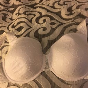 White 34DDD Frederick’s of Hollywood bra
